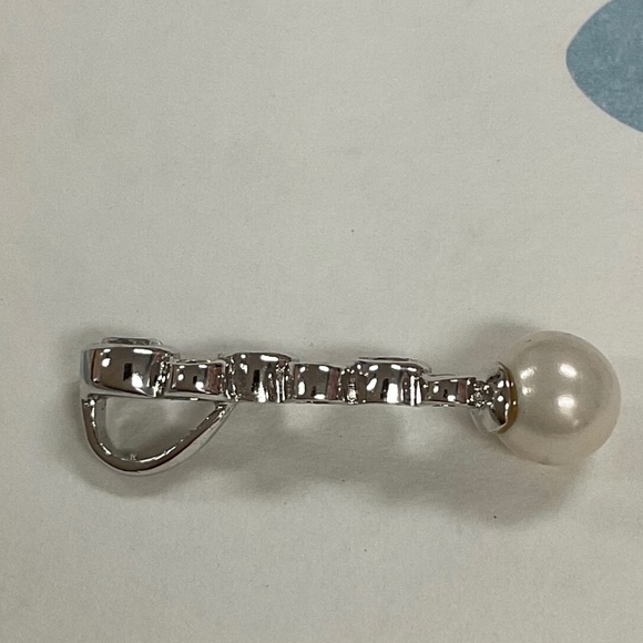 Sterling Silver Pearl & Crystal Pendant - Picture 2 of 5